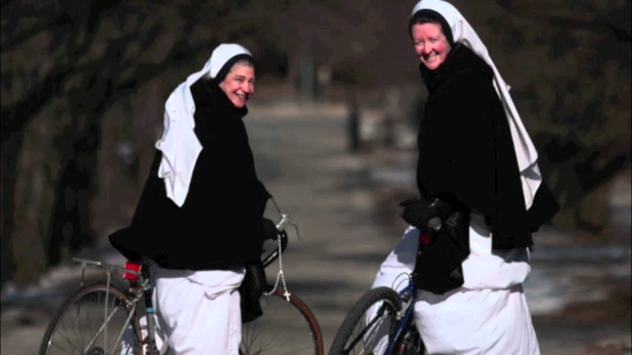 My sister bikes. Счастливая монахиня.
